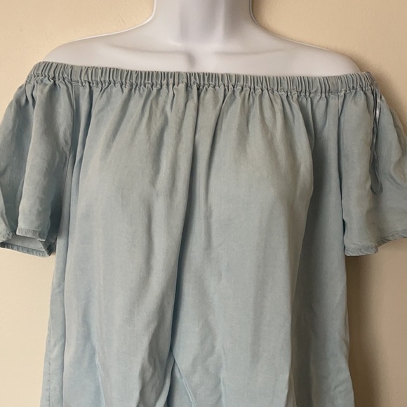 Chloe & Theodore Off Shoulder Top - Picture 3 of 6